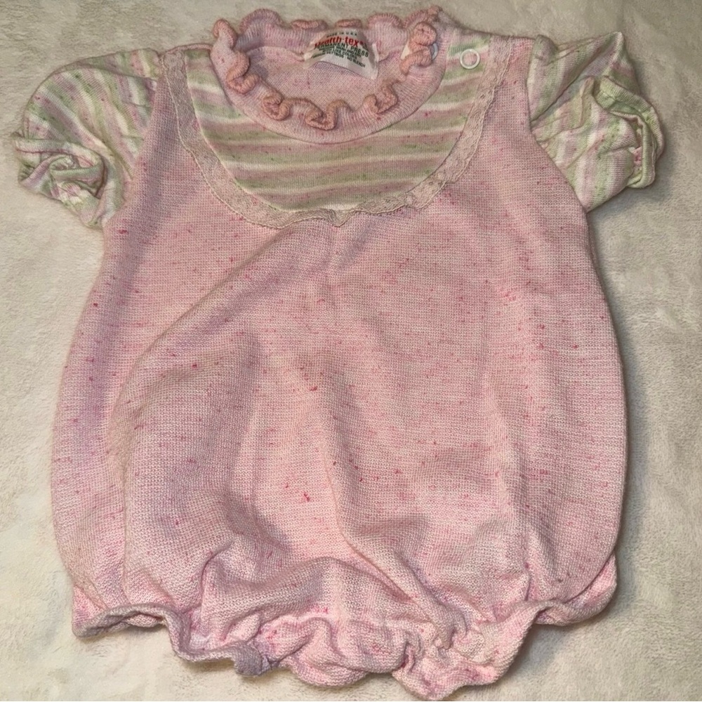 Health-Tex vintage girls one piece bodysuit. Good vtg condition. Elastic good 3m